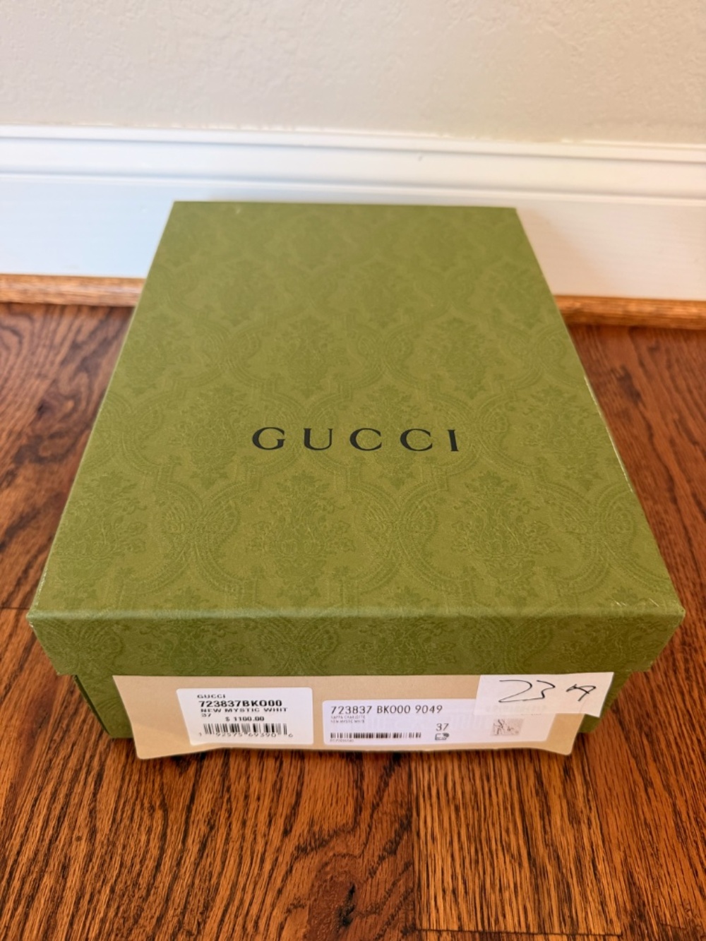 Gucci White Lambskin Leather Platform Pumps - Picture 10 of 10